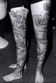 a picture Osobnosť čierna a biela kvetina tetovanie nohy vzor