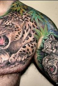 半钾豹子纹身图案