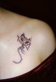 patrón de tatuaje de gato de hombro femenino