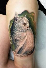 modello realistico del tatuaggio della coscia di gatto bianco