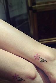 набір босих ніг Невеликі свіжі картинки татуювань красиві та красиві