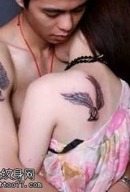 modèle de tatouage ailes couple