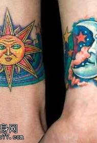 braço personalidade sol e lua casal tatuagem padrão