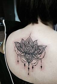 fashion lotus falling in the middle of the spine Tattoo picture