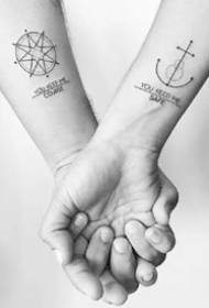 un buen conjunto de diseños de tatuajes simples para parejas