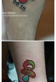 noga priljubljen klasičen par majhen spodbujevalnik vzorec tatoo