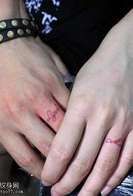 modello di tatuaggio coppia dito moda rosso