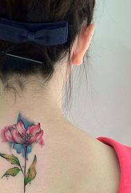 척추의 패션 아름다운 꽃 문신 사진