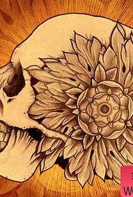 Europejskie i amerykańskie tatuaże z kwiatów taro