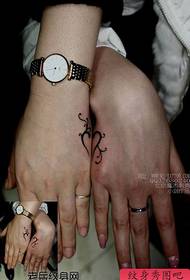 ruka pár totem láska tetovanie vzor