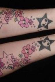 手臂可愛的情侶五角星形紋身圖案