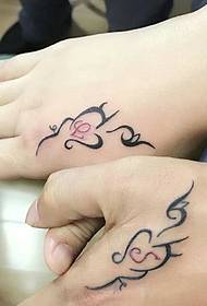 hand-back young party personality couple tattoo pattern