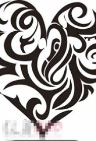 garis hitam totem tato berbentuk hati pasangan favorit bahan naskah tato