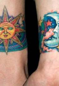 roka par sončna luna tatoo vzorec
