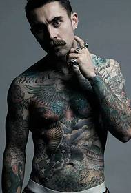 foreign male star tattoo picture is handsome and charming