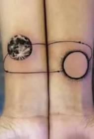 tatuazh tatuat i çiftuar i përshtatshëm për çifte të 9 fotove të tatuazheve të vogla të freskëta