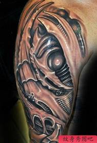 групу популарних креативних европских и америчких механичких тетоважа дијеле тетоваже.