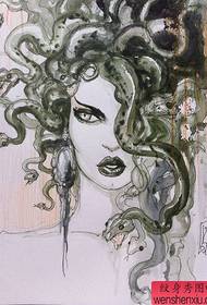 U travagliu di tatuaggi Medusa
