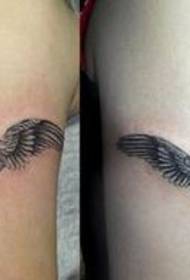 χέρι ζευγάρι αγάπη φτερά μοτίβο τατουάζ