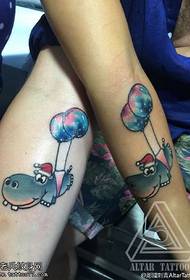 Izithandani zamaphethini we-Dolphin Balloon tattoo