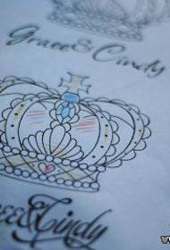 Iskolai korona és virágos tetoválás kéziratmintázat