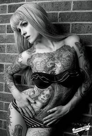 temperamento bellezza sexy ritratto completo del tatuaggio ritratto del corpo