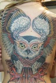 згодан узорак тетоваже сове на женки