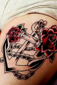 två totem tatueringar mycket lämplig för sexiga kvinnor