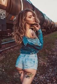 a group of European and American sexy long hair tattoo beauty pictures