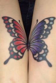 Padrão de tatuagem de borboleta de braço de casal