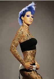Dominuojantis atviras seksualus grožio tatuiruotės modelis