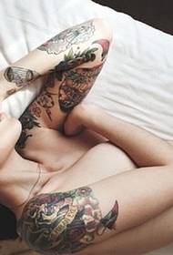 Σέξι εικόνα ομορφιάς τατουάζ εικόνα