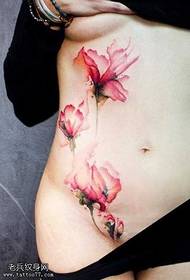 Модел на татуировка на цветя