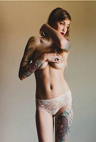 слика класичне европске и америчке модне жене секси тетоважа узорак