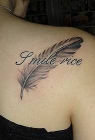 tatuaje inglés pluma de ombreiro sexy
