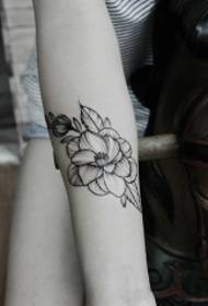 Arm simple but not simple flower creative tattoo pattern