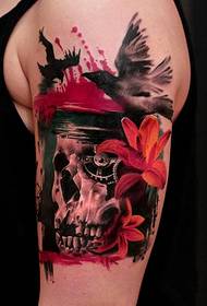 Доминира тетоважа со убав изглед