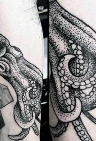 Arm svart svart stickad tioarmad bläckfisk tatuering mönster