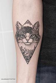 Enkel realistiese kat prinses geometriese tattoo patroon