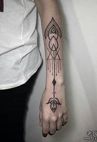 Рука геометрија ванилија линија тетоважа тетоважа узорак