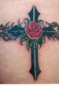Motif de tatouage avec une croix noire et une rose rouge
