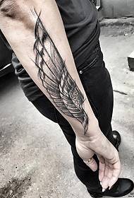 Arm pen lijn stijl vleugels tattoo patroon