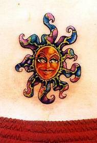 Spalvotas saulės tatuiruotės raštas