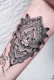 Arm europæisk og amerikansk vanilje blomst personlighed tatovering tatovering mønster