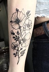 Pequeño brazo de flores europeas y americanas picadura pequeño patrón de tatuaje fresco