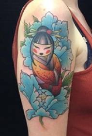 Ramię dziewczyny na kolorowym tatuażu literackim kwiat tatuaż tatuaż portret portret tatuaż obraz