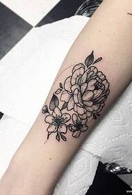 Small arm European and American small fresh flower prick tattoo pattern