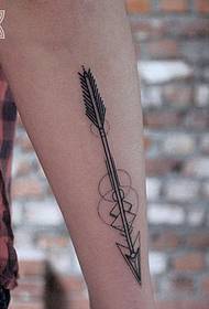 Small arm arrow geometric point tattoo line tattoo pattern