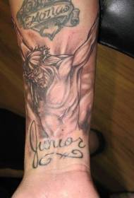 Jėzus nukryžiavo ant kryžiaus rankos tatuiruotės modelio