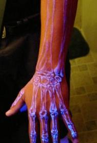 Pola tattoo tulang fluorescent realistis